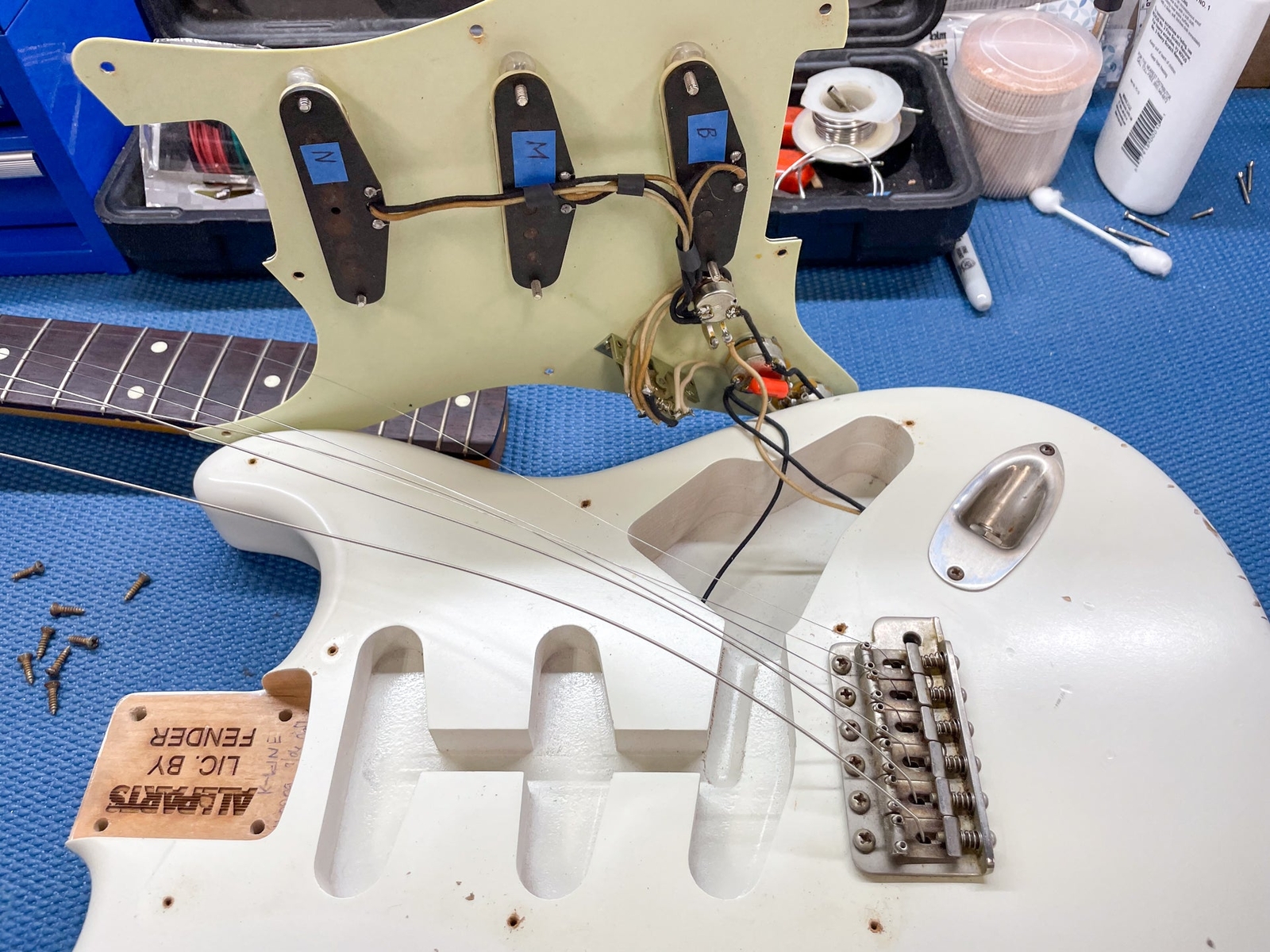 2006 K-Line S-Type #009 Stratocaster Style Olympic White Relic w/HSC