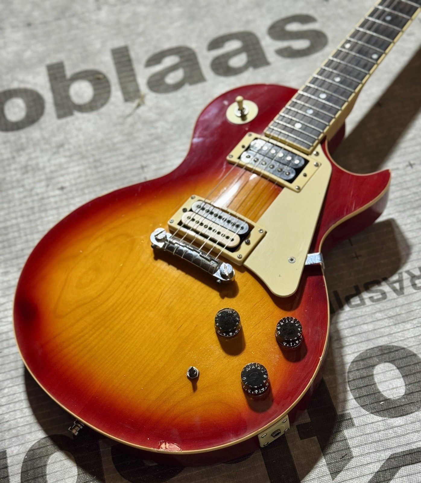 Gibson/Baldwin Music Education – Signature Series Les Paul cherry sunburst