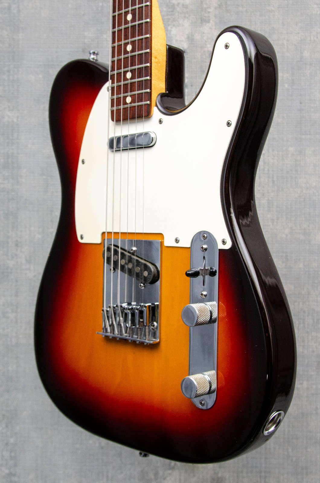 Used Fender Standard Telecaster – 3-Tone Sunburst (1984)