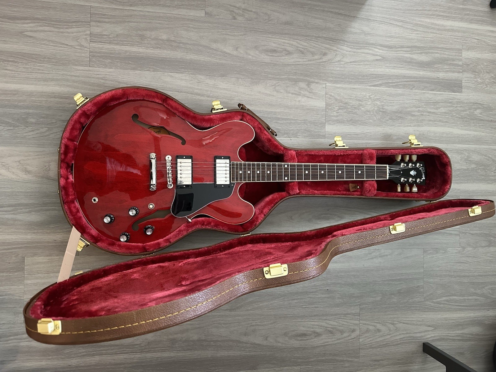 Gibson ES-335 Semi-Hollow Electric Guitar 60’s Cherry + Orange Crush 20RT Amp