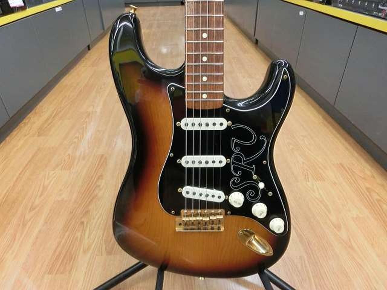 FENDER SRV ST 3TS guitar