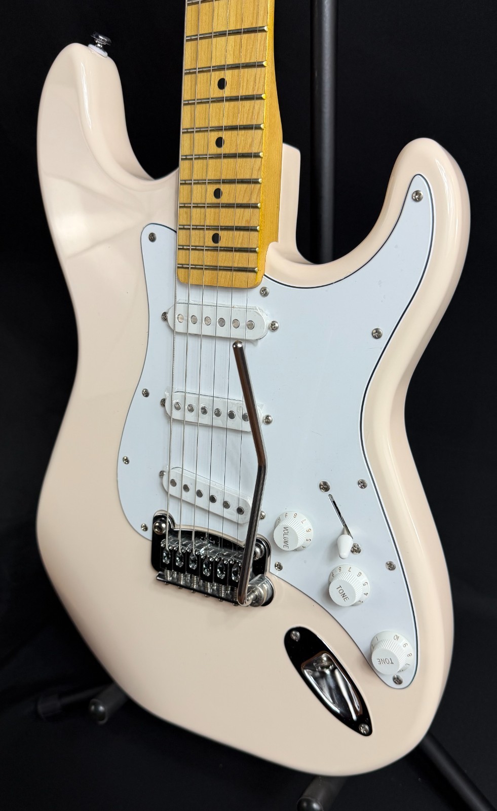 G&L Tribute Legacy Electric Guitar Olympic White Finish (780)