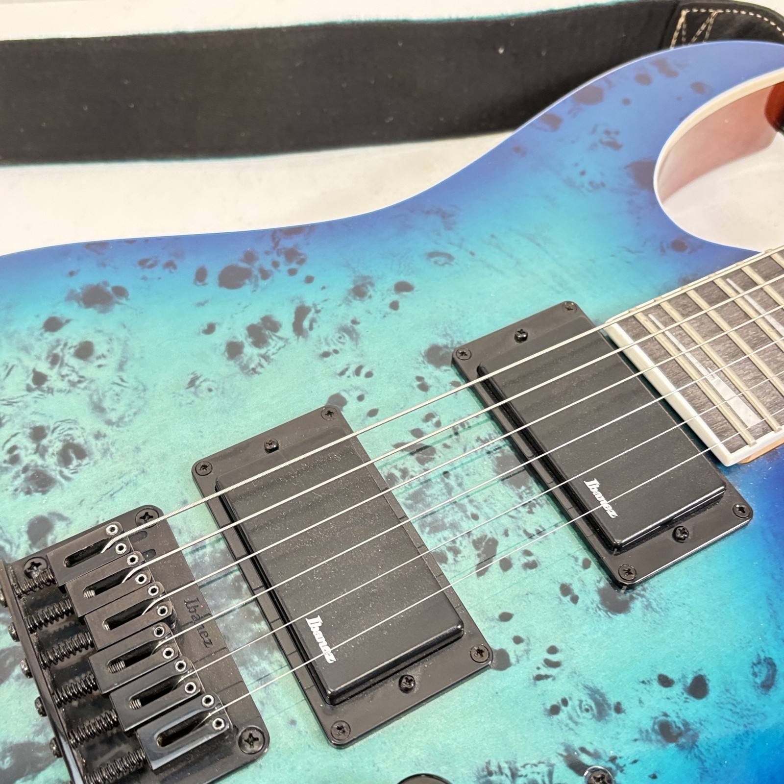 Ibanez GIO GRGR221PA 6-String Right-Handed Electric Guitar – Aqua Burst
