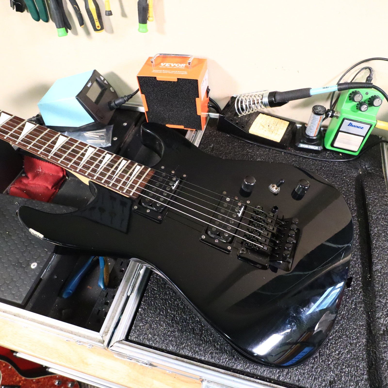 Charvel Predator Electric Guitar Black with Sharkfin Inlays 1991