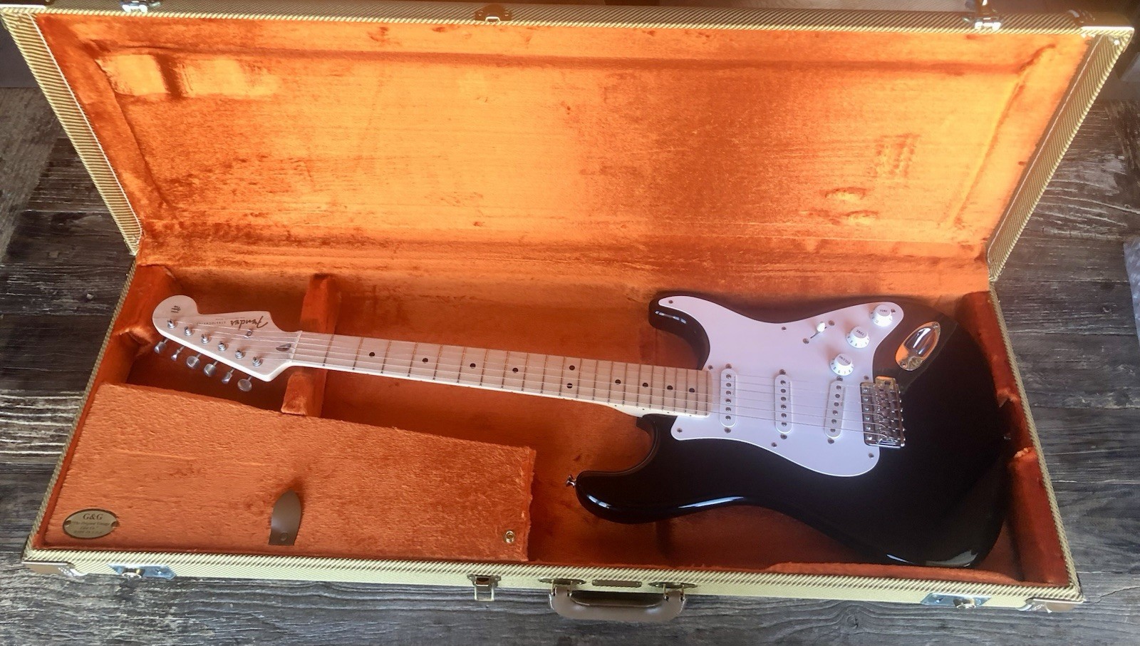 CUSTOM SHOP Fender Eric Clapton Signature Stratocaster Guitar -Blackie