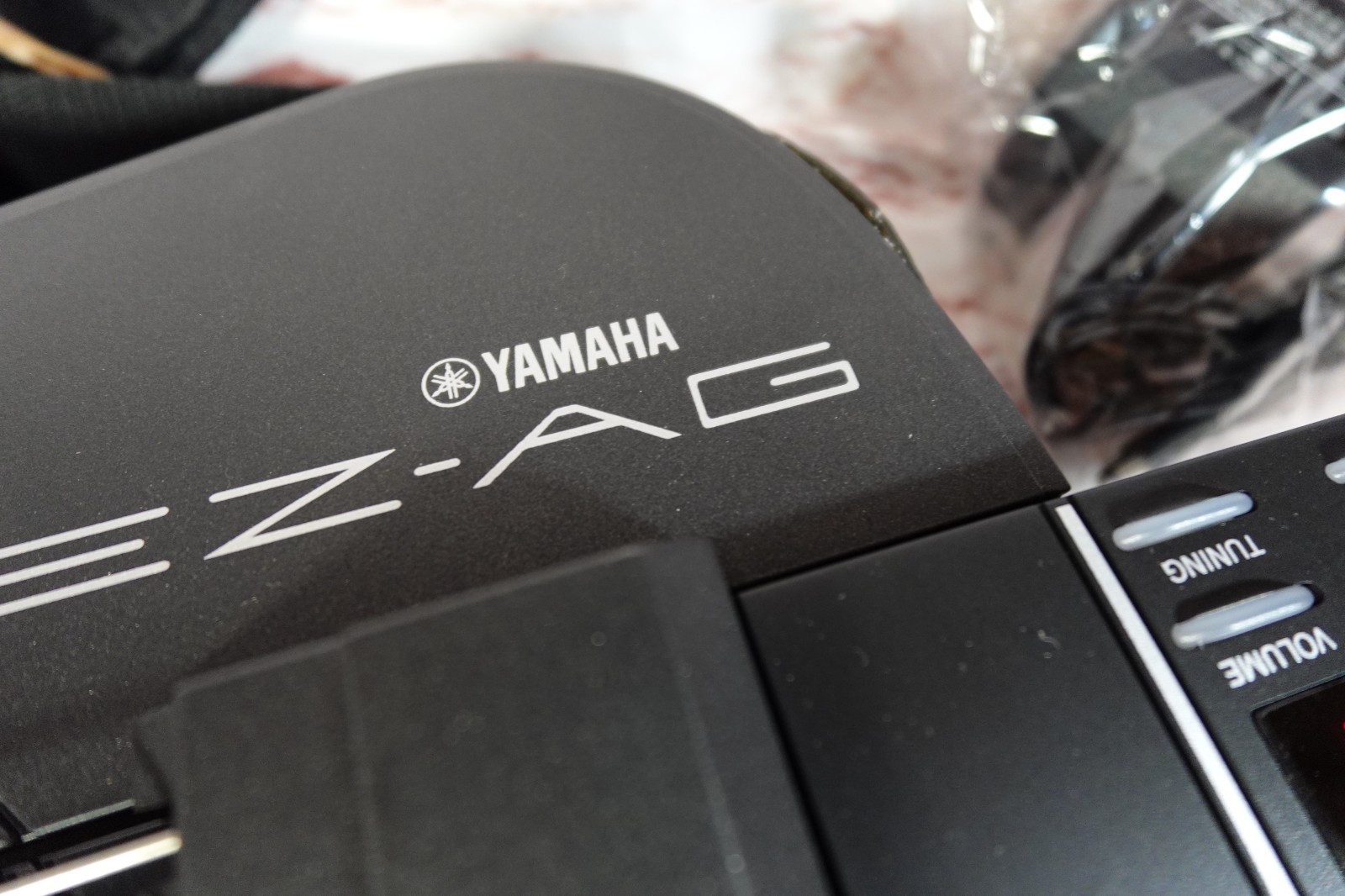 Yamaha EZ-AG LightUp Fret Silent Easy Electronic Guitar fast ship with adapter