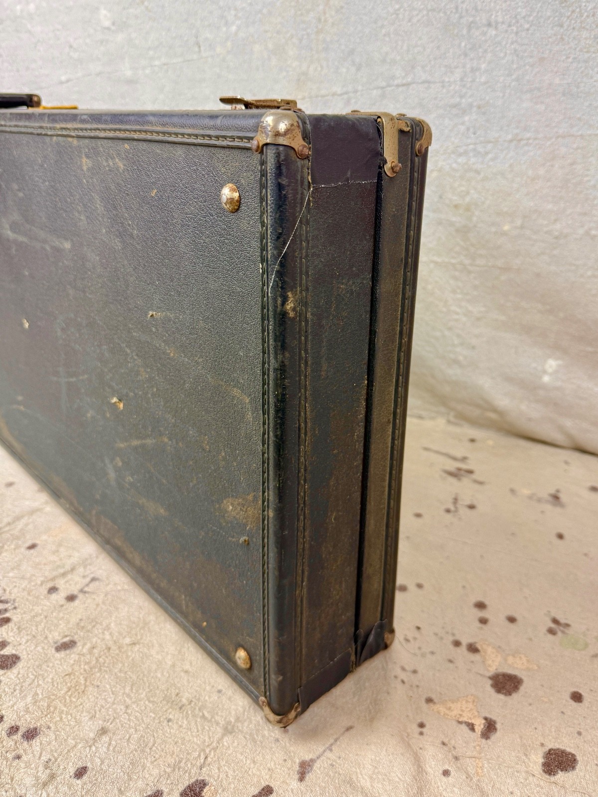 1960’s Gibson Square-Rectangle Les Paul Case Yellow-Gold Interior 1968-1969-1970
