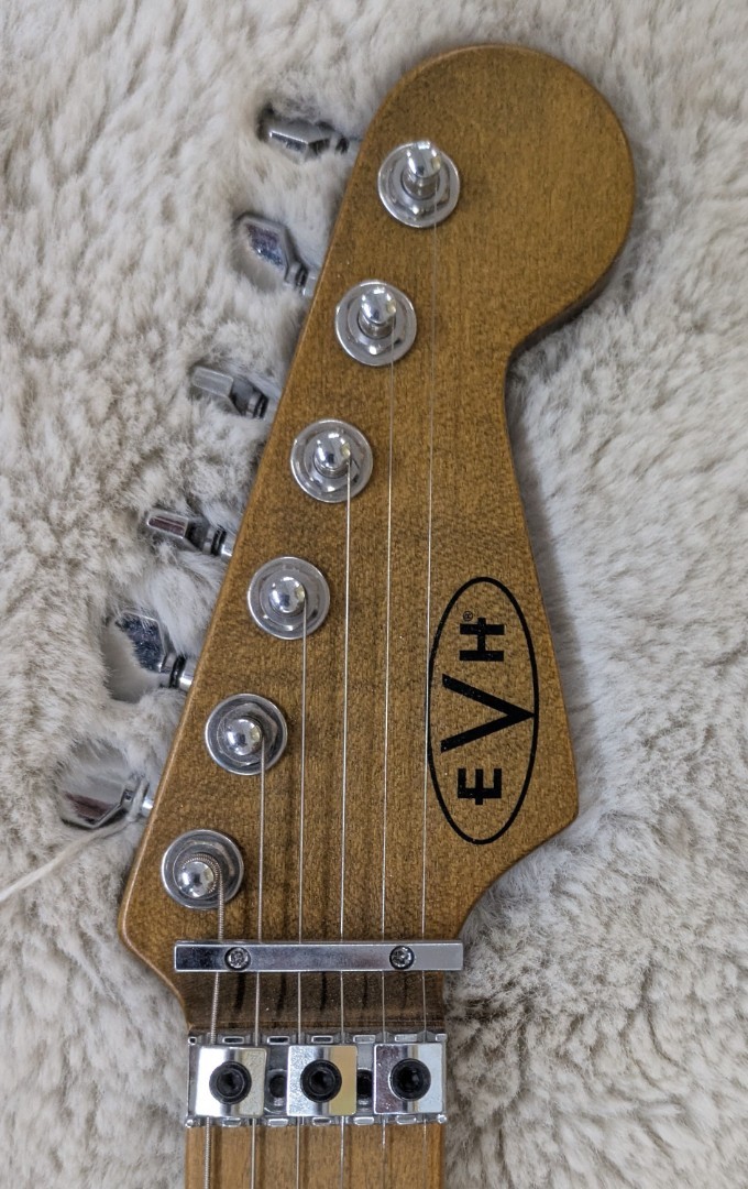 EVH Striped Series Frankenstein Frankie, Maple board, Red w/Black Stripes Relic