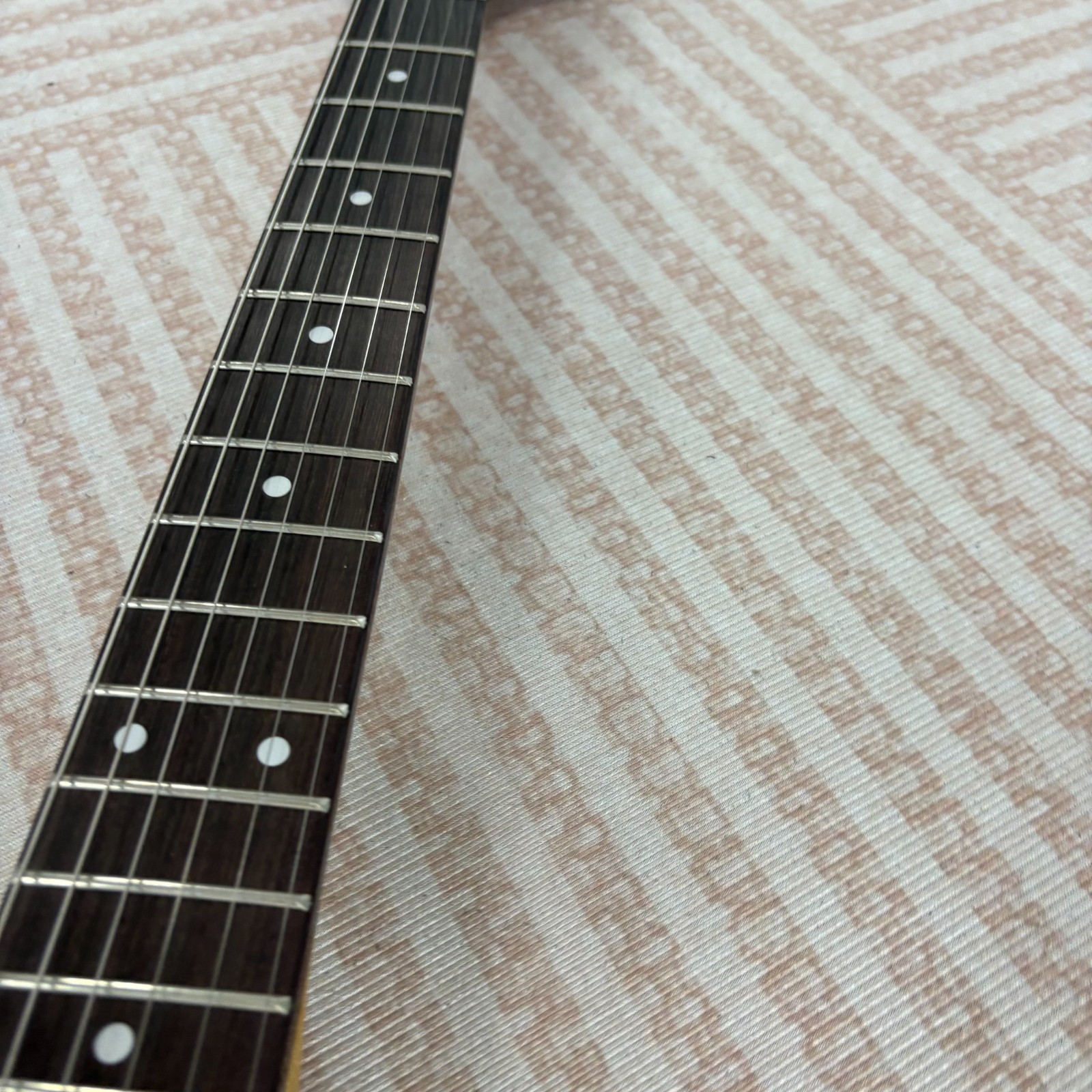Yellow Mustang Style Electric Guitar Rosewood Fingerboard Maple Neck