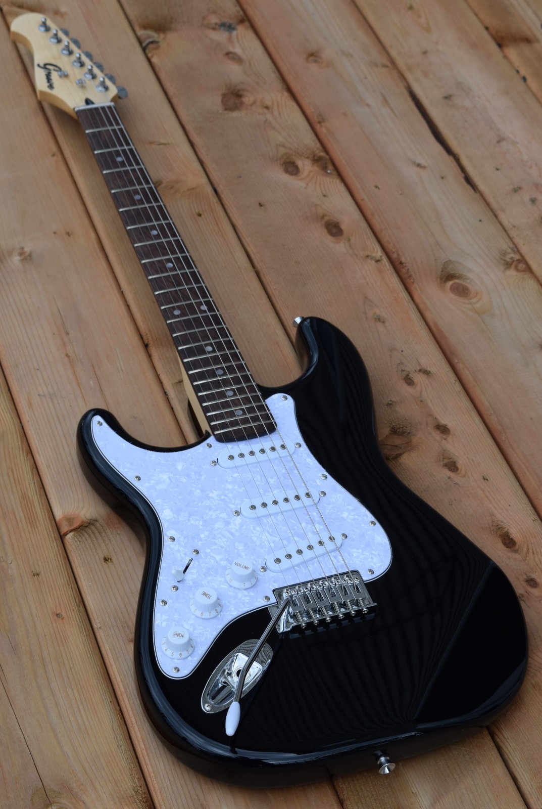 Left Handed Electric Guitar Groove TM Canadian Brand (Made into 6 Colors)