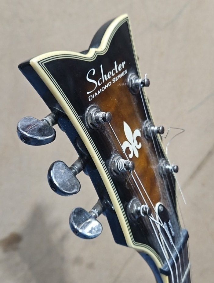 Schecter Diamond Series Hellraiser Special 6-String Electric Guitar