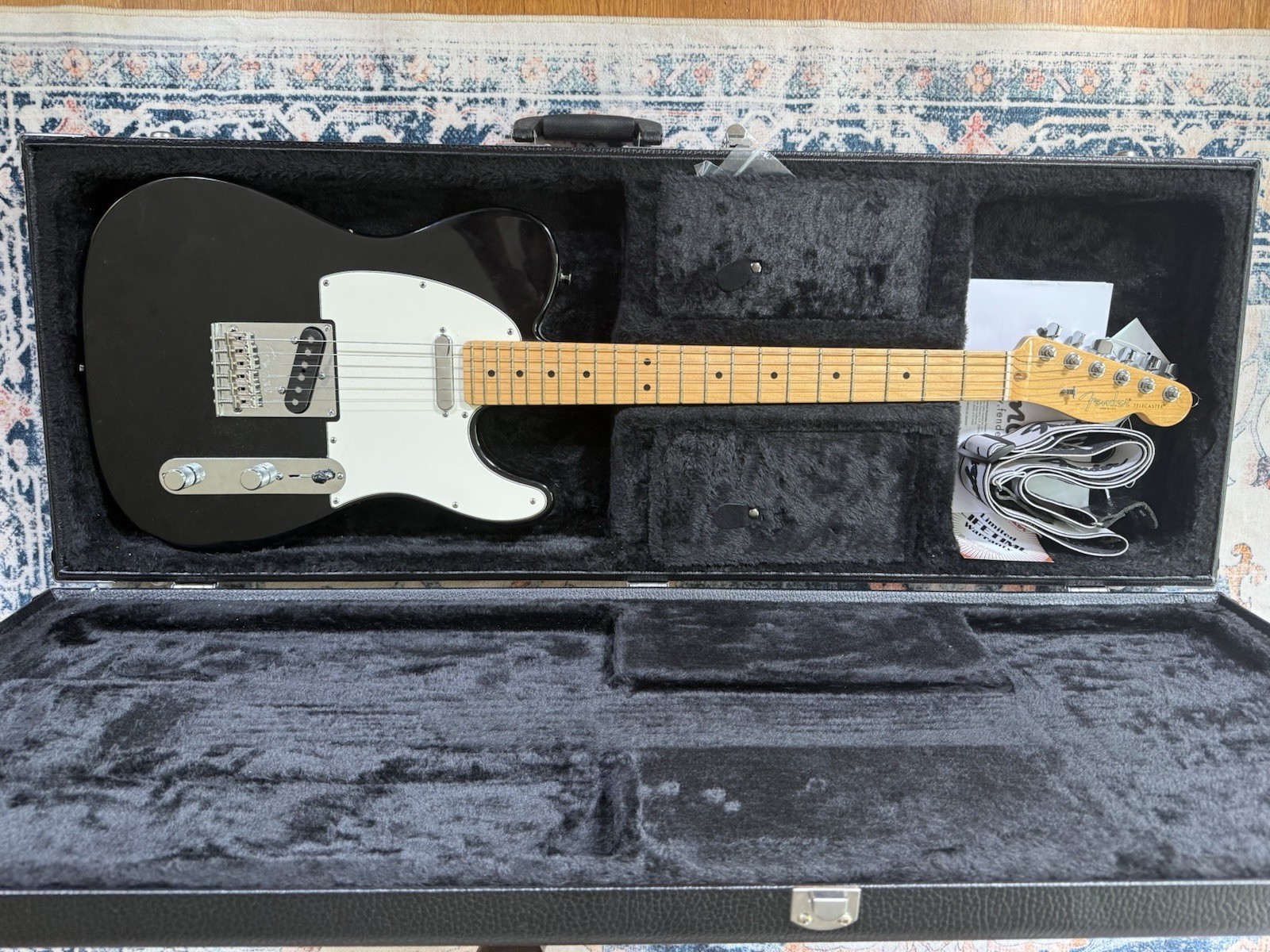 Fender American Standard Telecaster Black w/ Hard Case