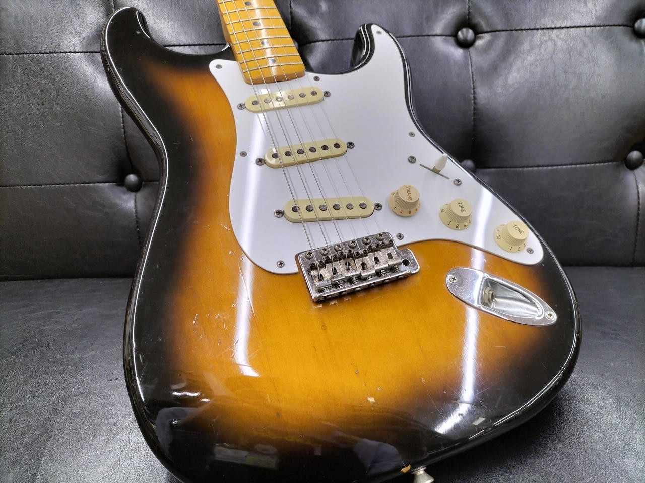[Fender Japan] Stratocaster ST57 2Tone Sunburst 1994 Electric Guitar MIJ W/Case