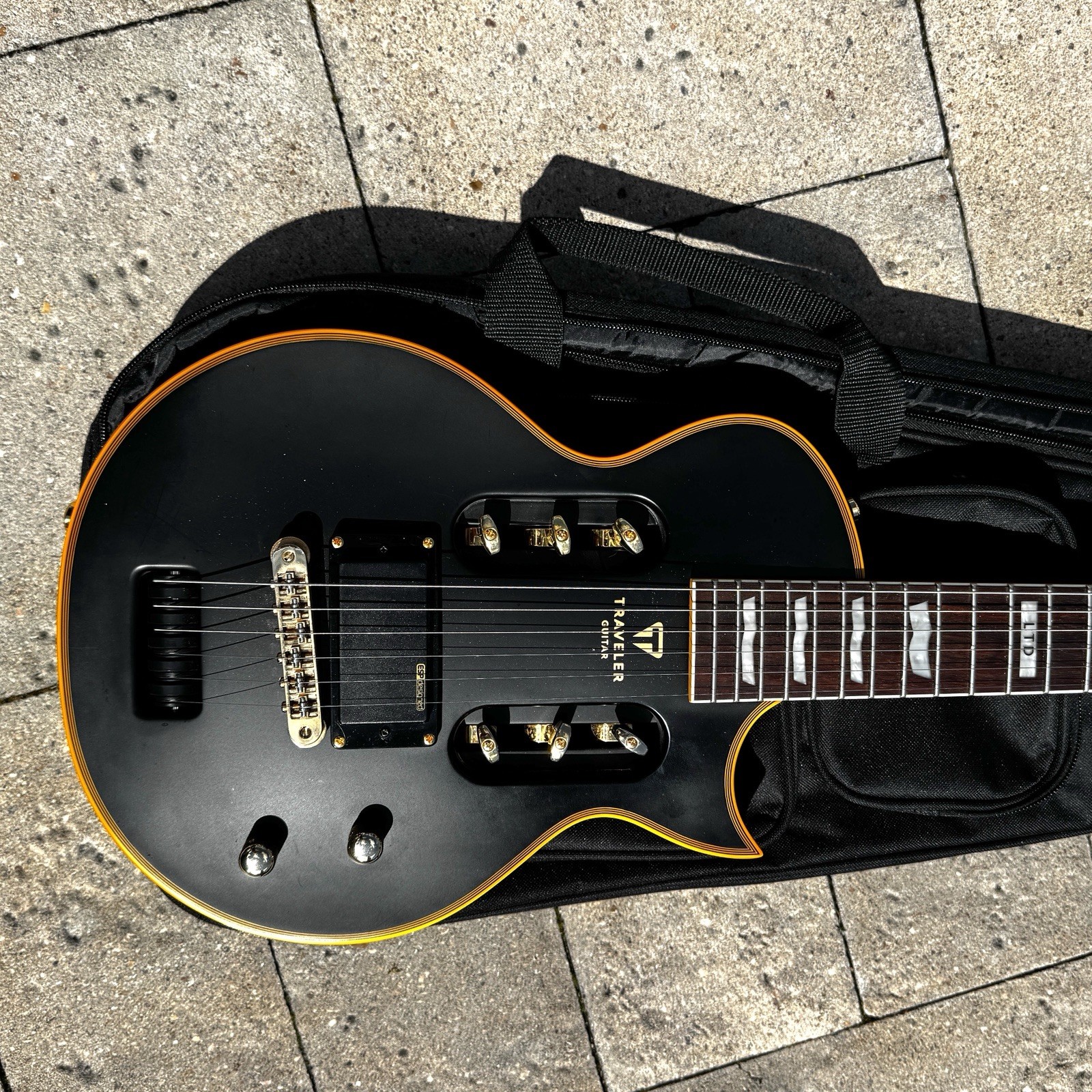 Traveler Guitar LTD EC-1 Headless Travel Electric Guitar Vintage Black w/Gig Bag