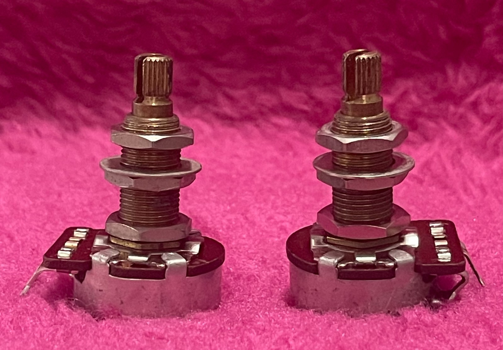 Gibson Les Paul Custom, Standard 1984 CTS 500K Long Shaft Audio Potentiometers