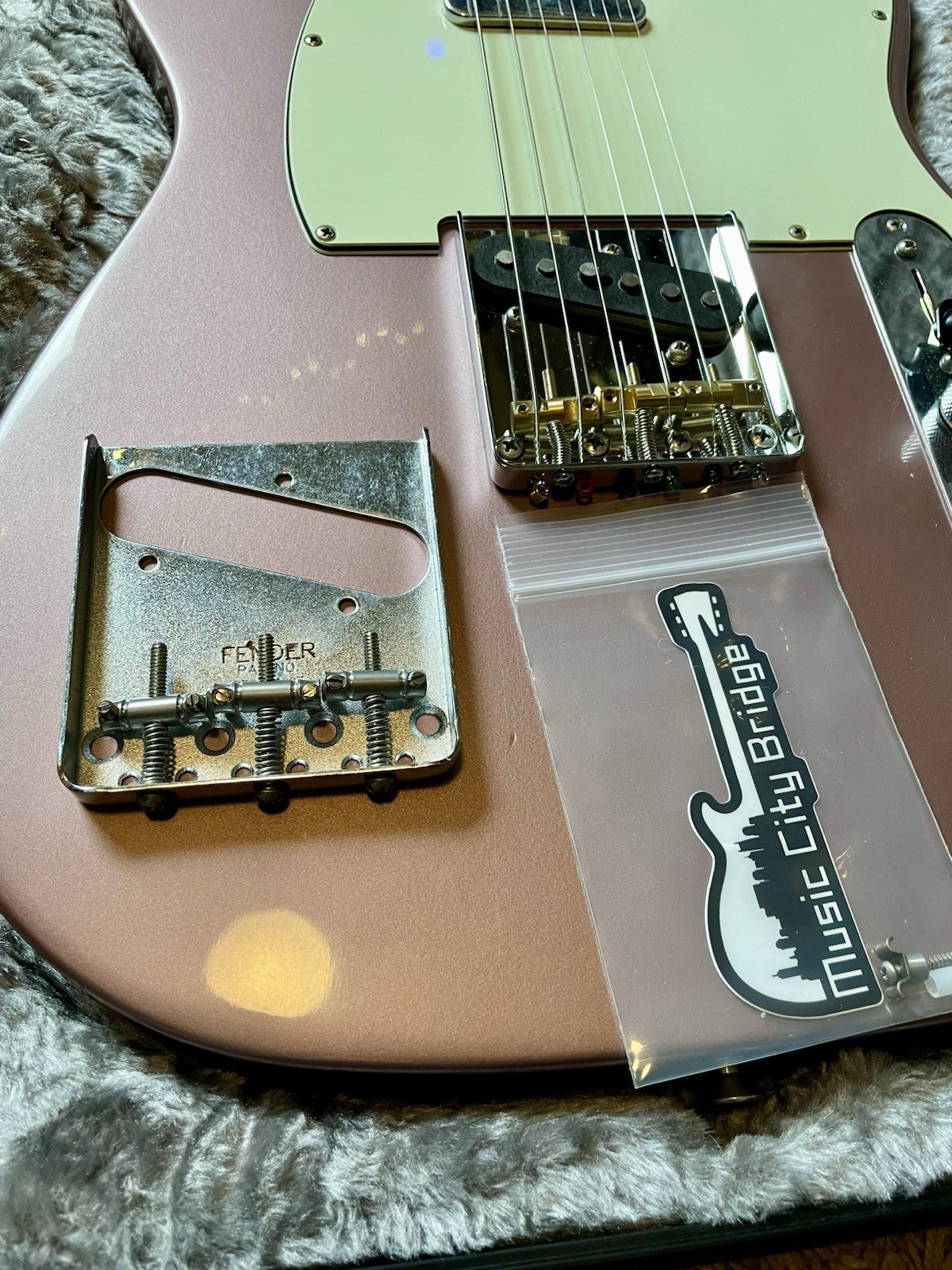 Fender Limited Vintera II Road Worn ’60s Telecaster – Burgundy Mist – Modified