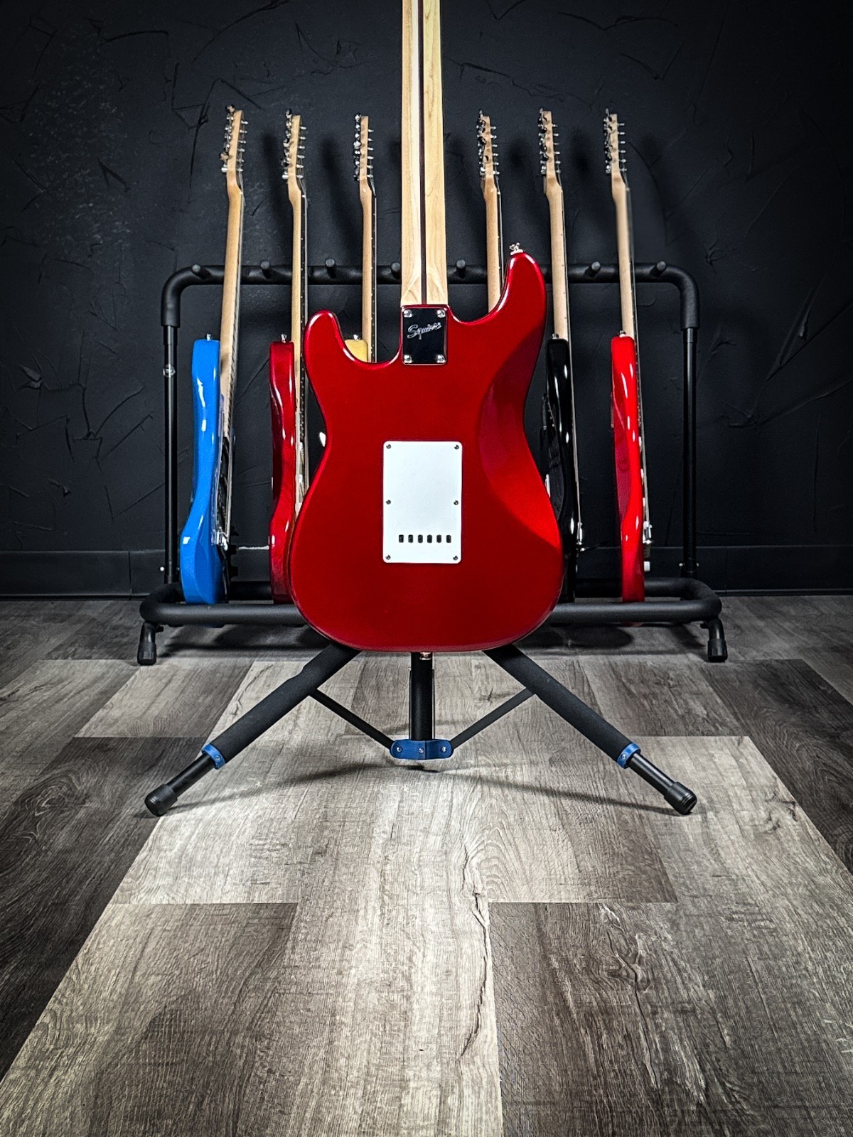 Squier Affinity Stratocaster SSS – Candy Apple Red