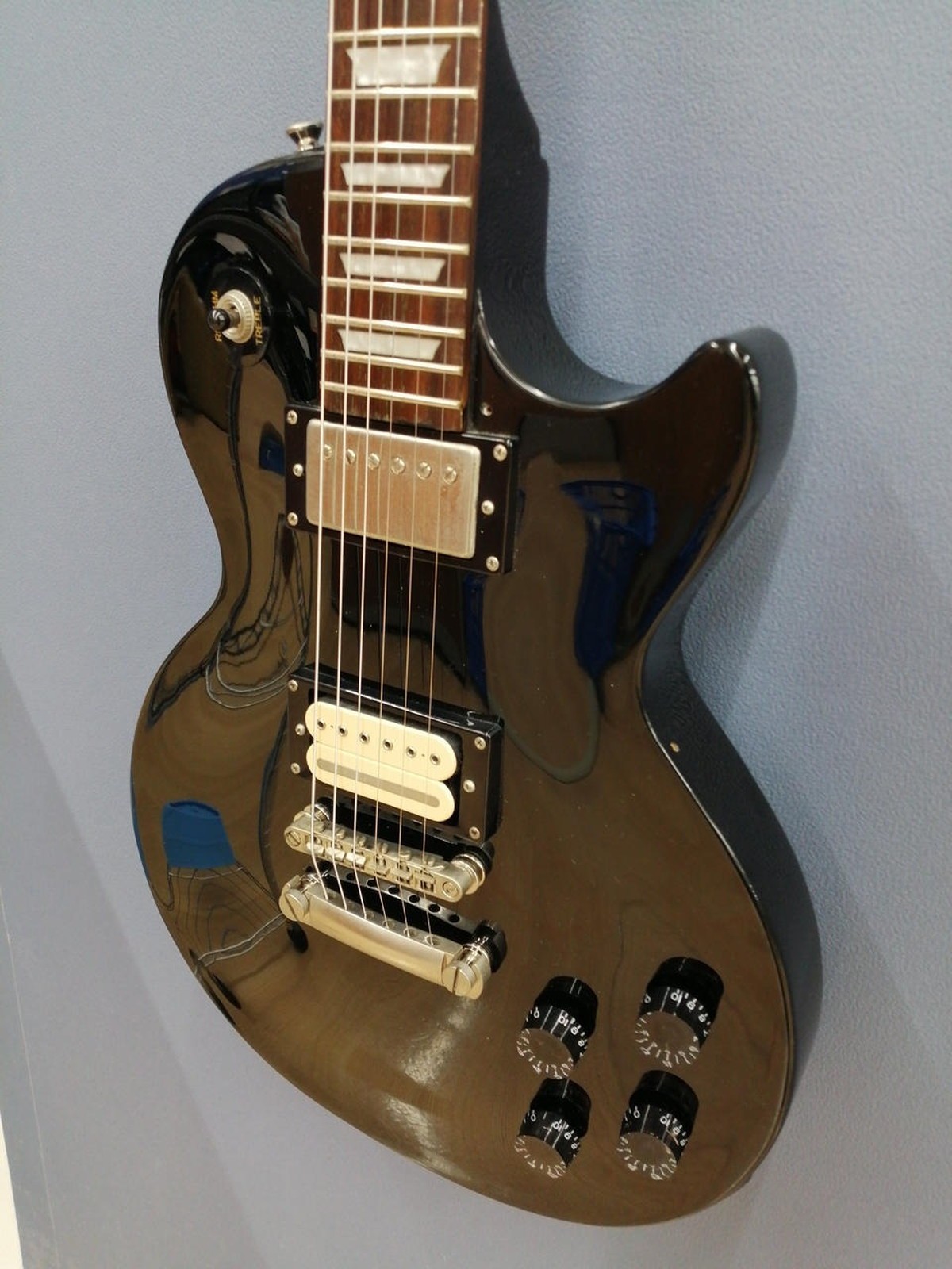 EPIPHONE LES PAUL STUDIO Used Mahogany body Pau Ferro fingerboard w/Soft case