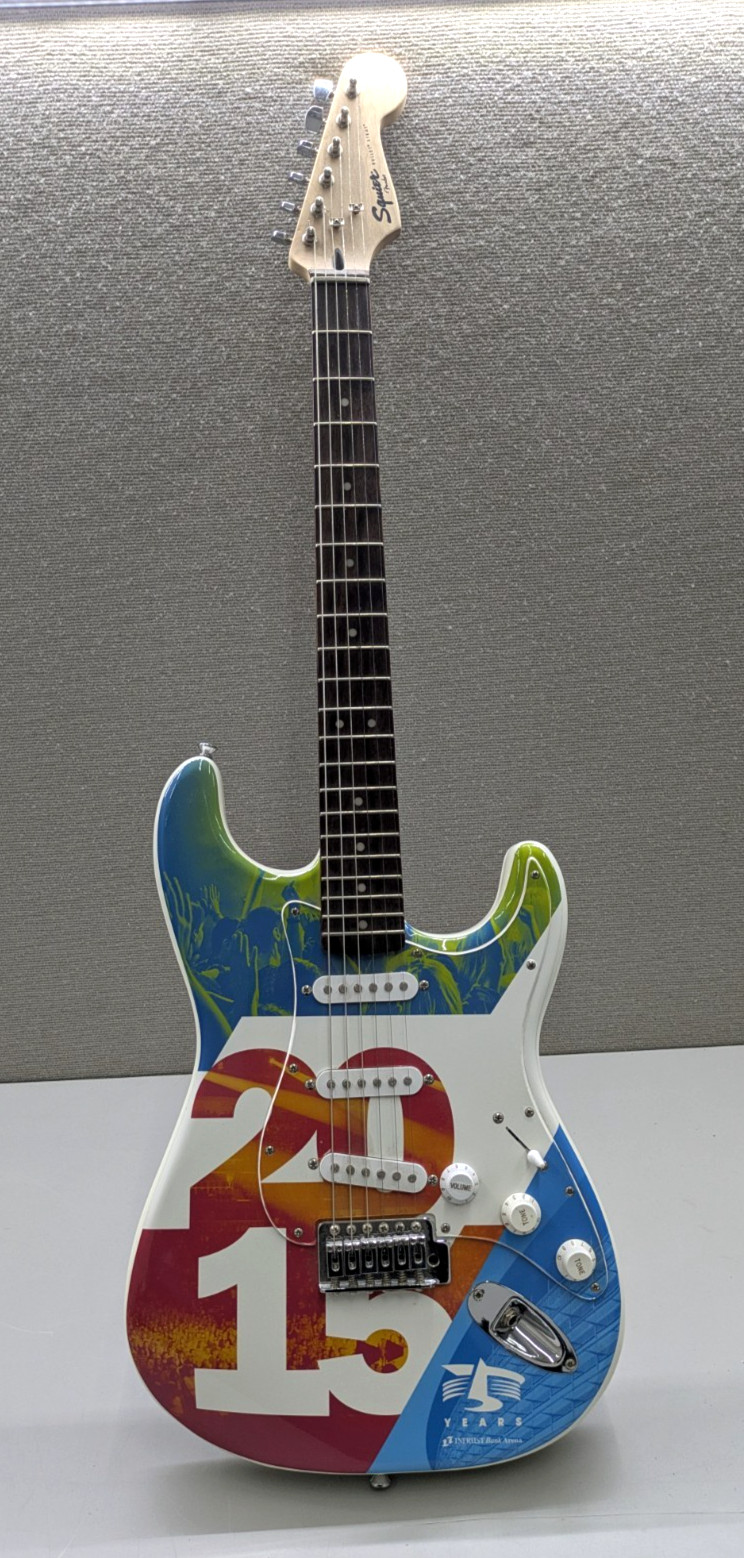 ☑️Squier ICS 14217557 2015 Anniversary Bullet Strat Intrust Bank Special Guitar