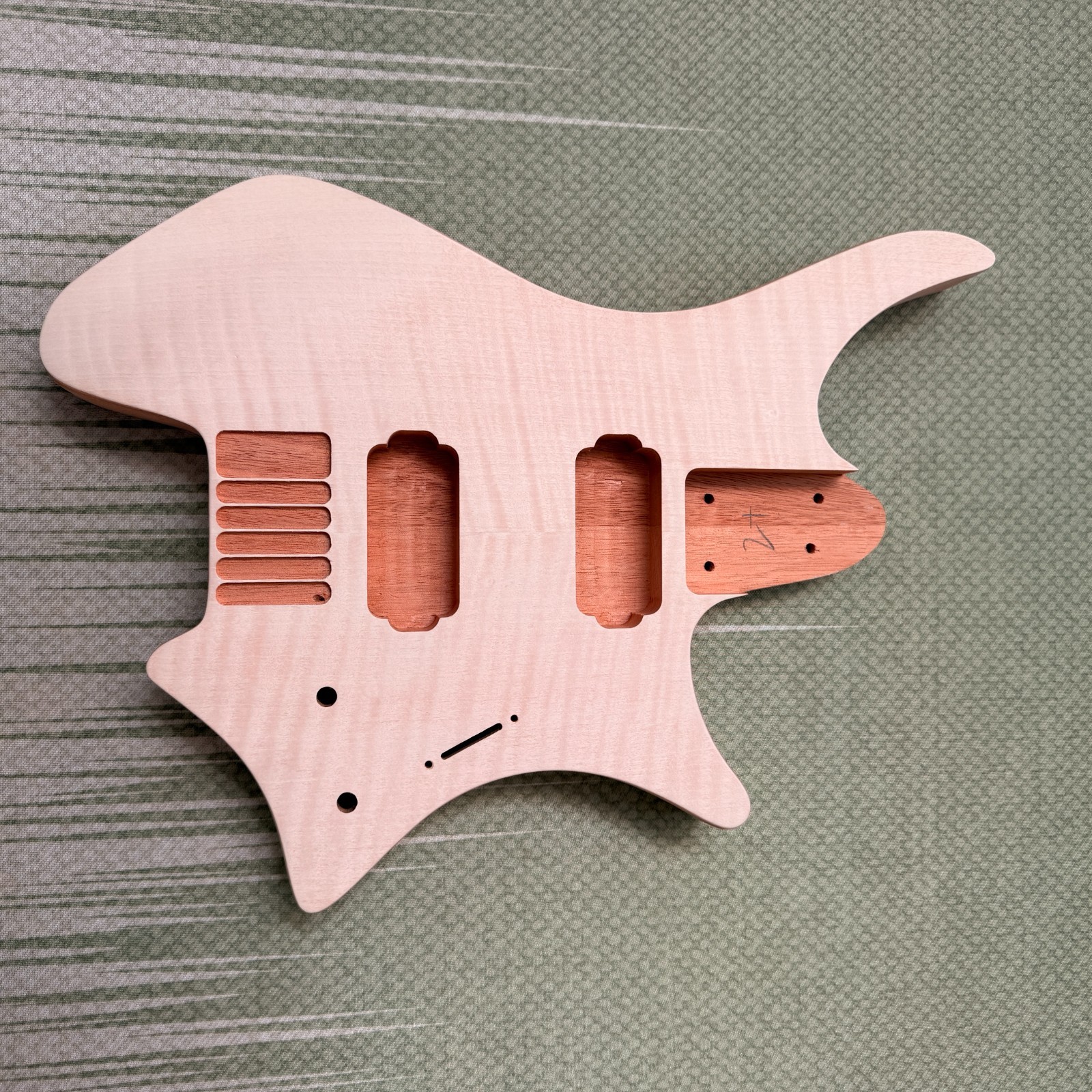Headless DIY Electric Guitar Kit Flame Maple Veneer Roasted Maple Neck BK part