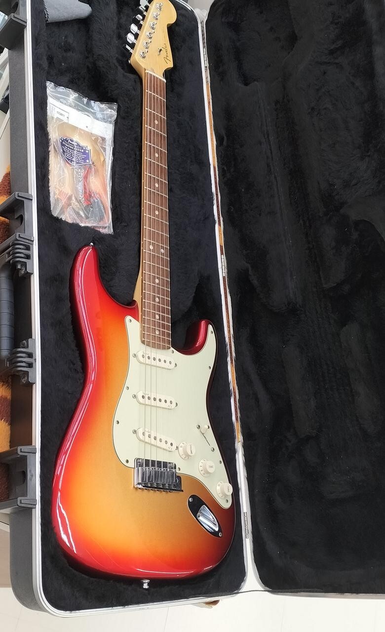 [Fender USA] American Deluxe Stratocaster N3 2012 Electric Guitar w/Hard Case