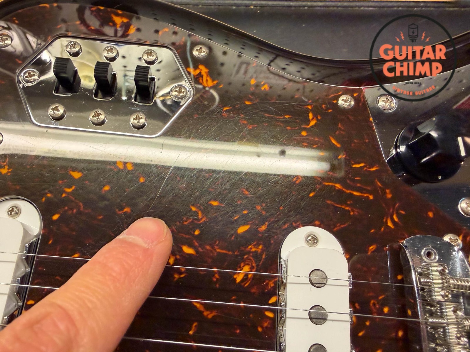 2013 Fender Japan MIJ JG66 ’62 Reissue Jaguar 3-Tone Sunburst w/ Hard-Shell Case