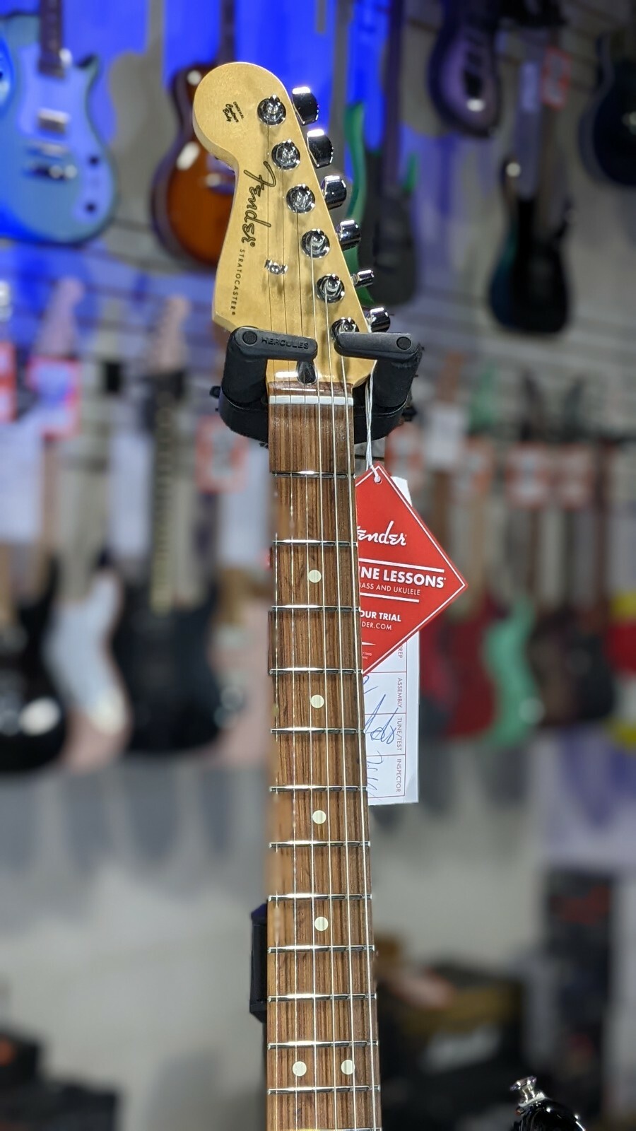 Fender Player Stratocaster Left-handed – Black with Pau Ferro Fingerboard! 432