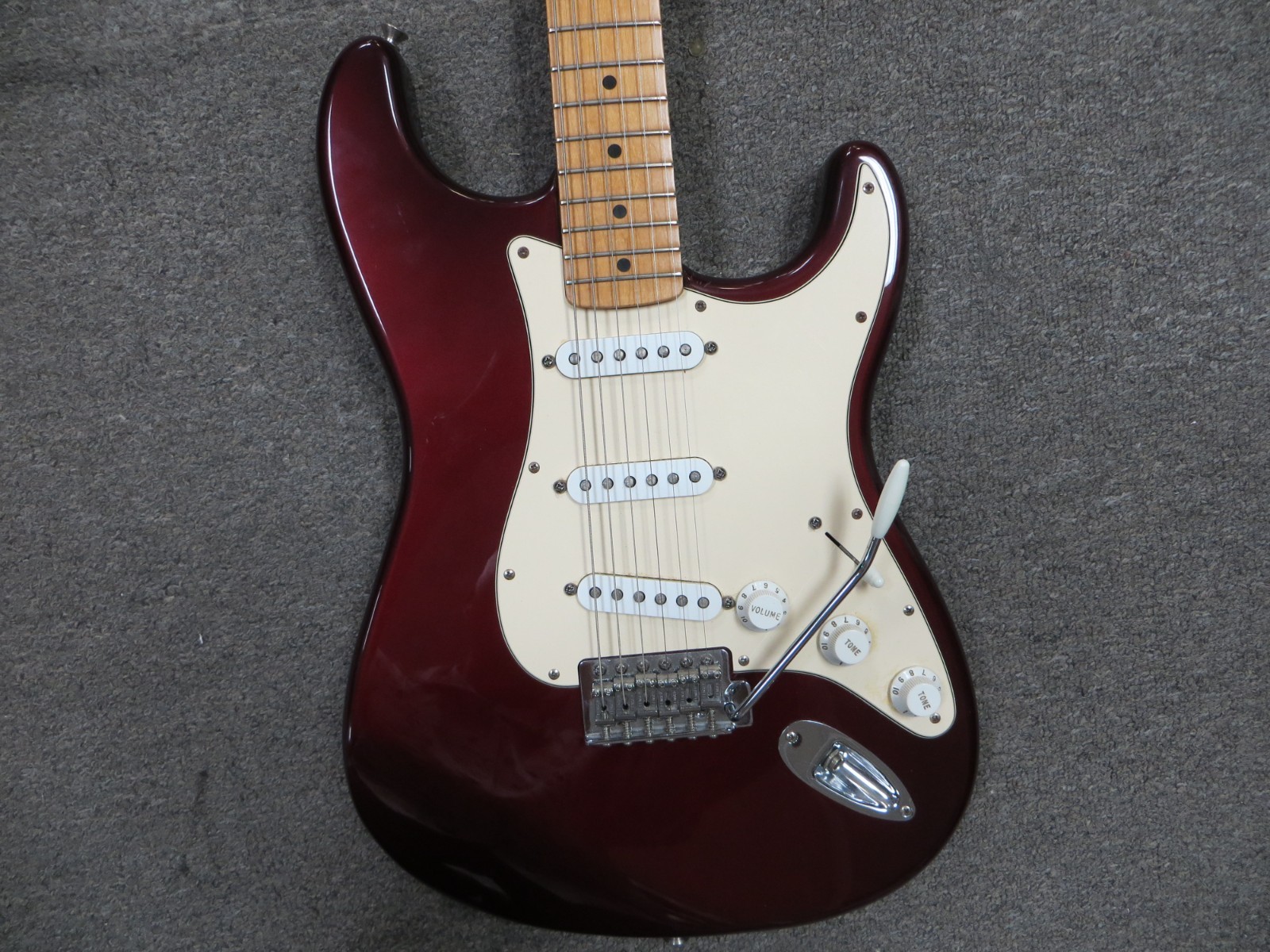 2003 Fender Stratocaster Maple MIM Mexico Fat Red Wine missing rear cover