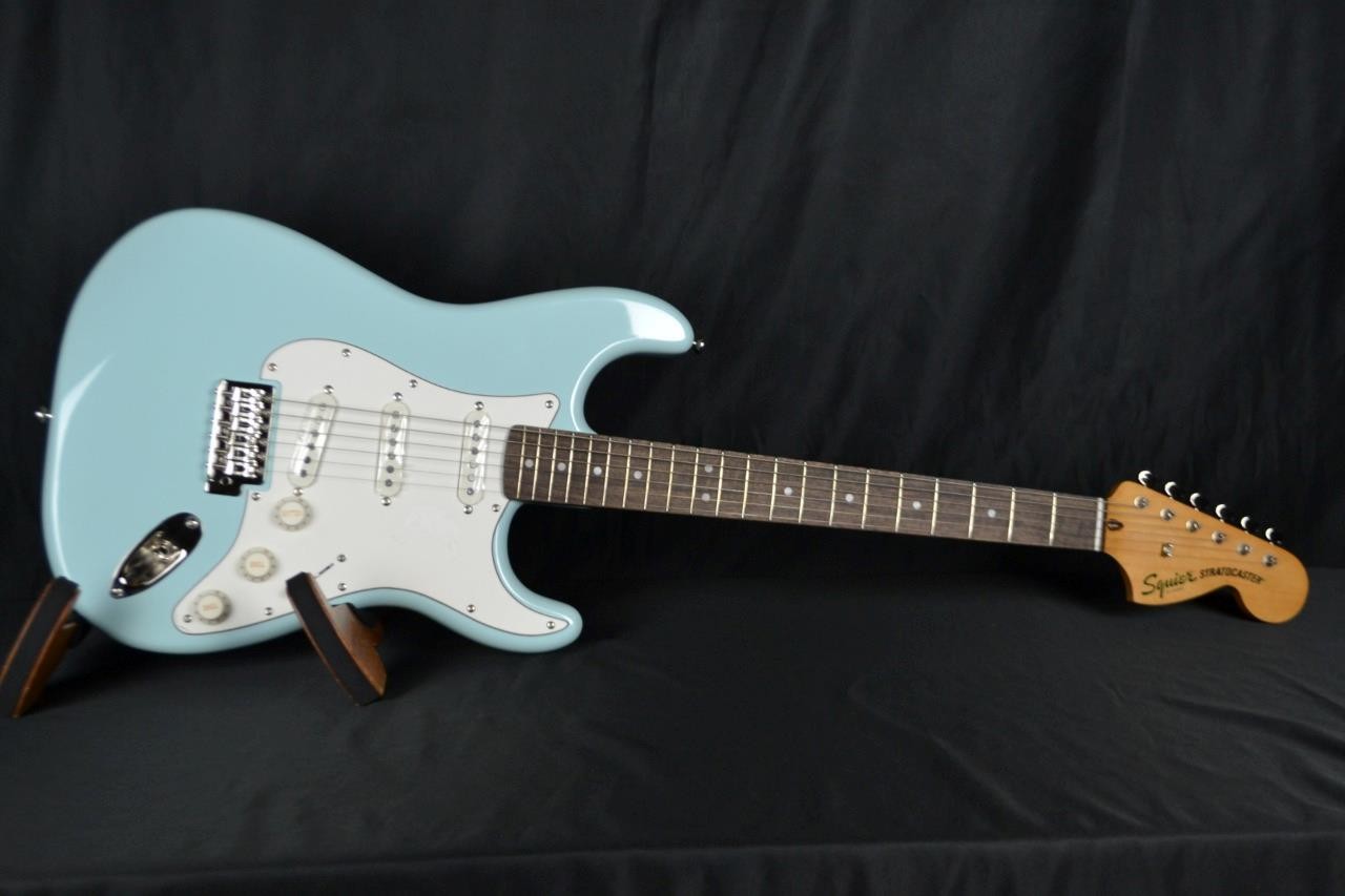 SQUIER FSR CLASSIC VIBE ’70s STRATOCASTER, SONIC BLUE, Int’l Buyer Welcome