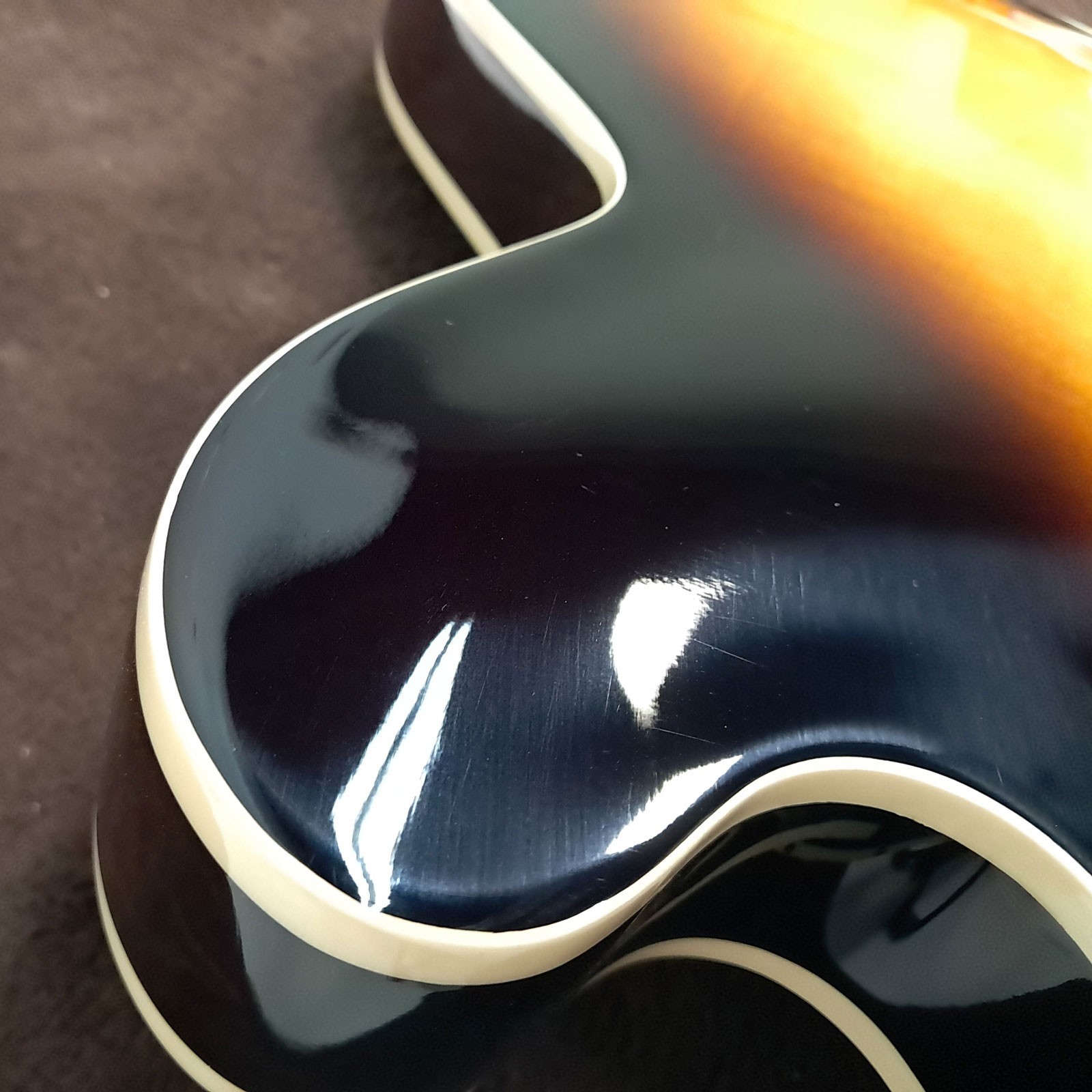 Gibson 2025 ES-335 Vintage Burst w/OHSC (186) USED
