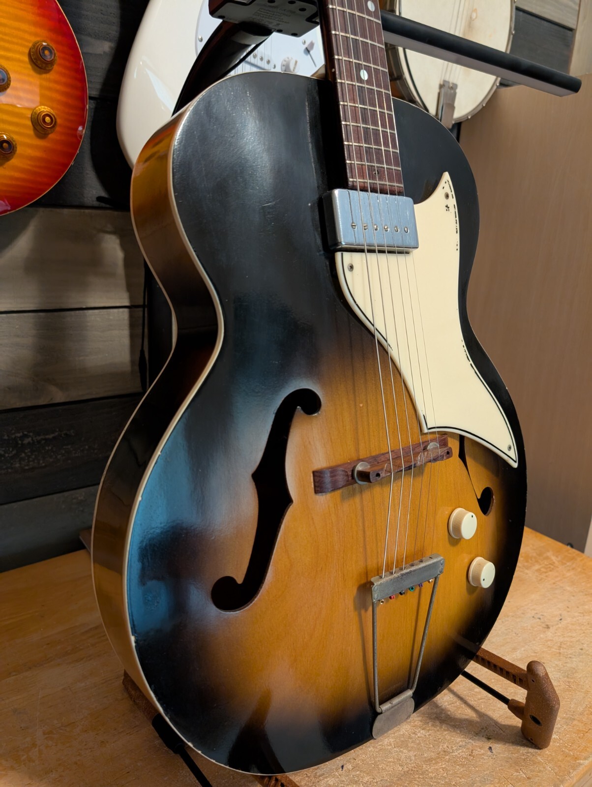1962 Supro Ranchero Archtop Electric Guitar Sunburst Excellent Original Player
