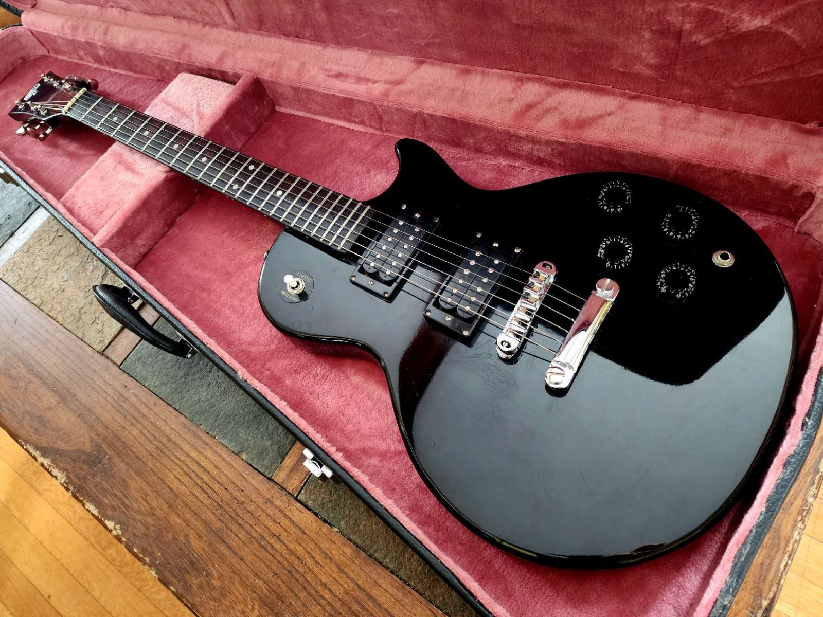 Hondo HD999 Les Paul single-cut vintage 80s – blk