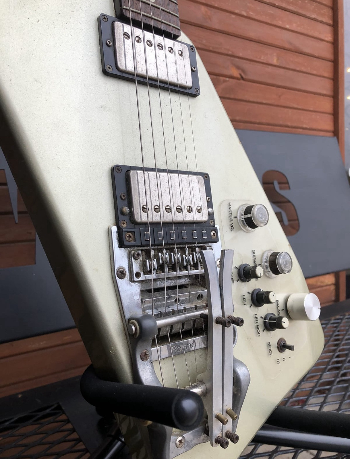 Roland G-707 & GR-700 Guitar Synthesizer – White – Mid 80’s Excellent Condition