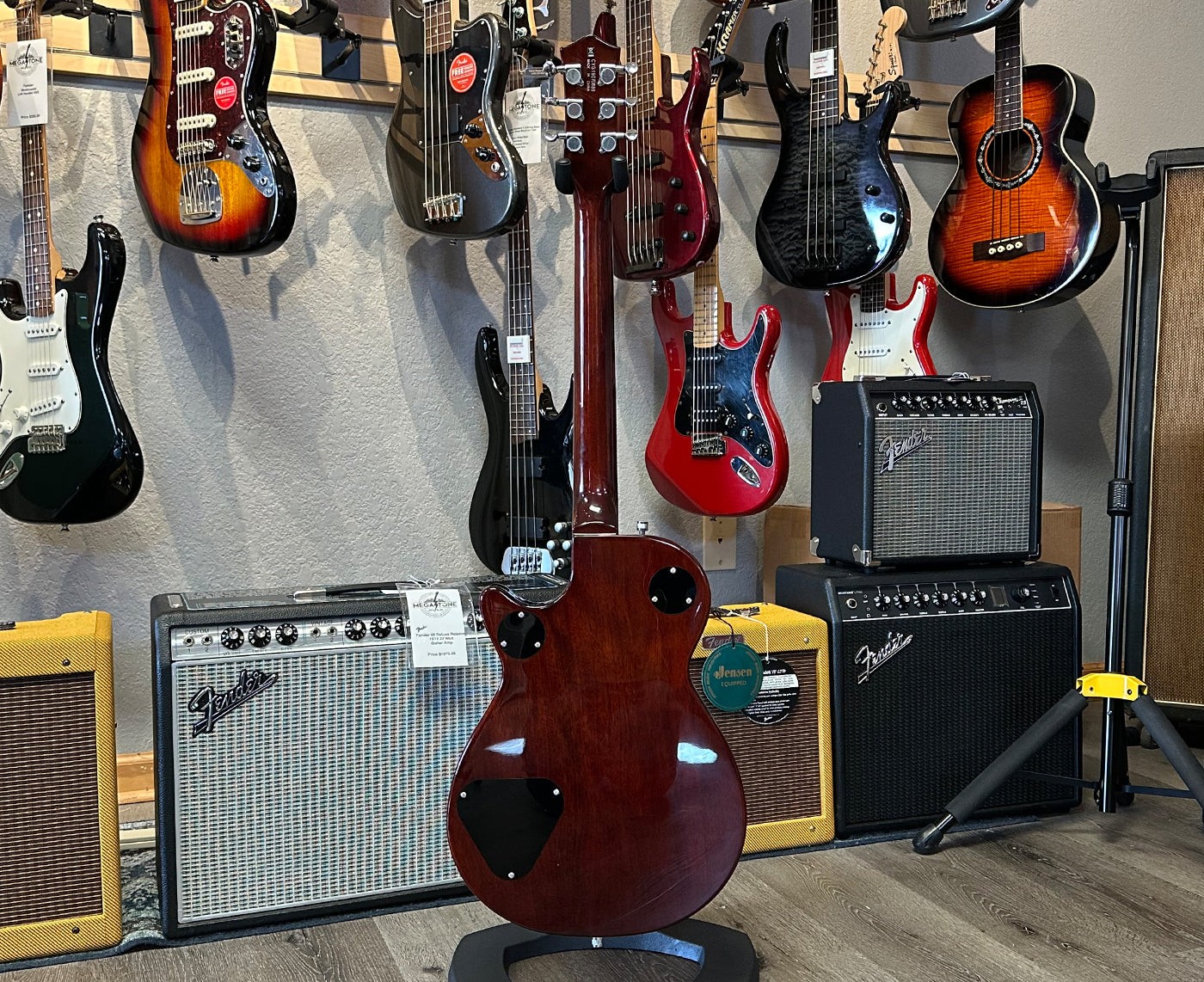 Gretsch G5220 BT BroadTron Jet in Dark Cherry Metallic w/ Case