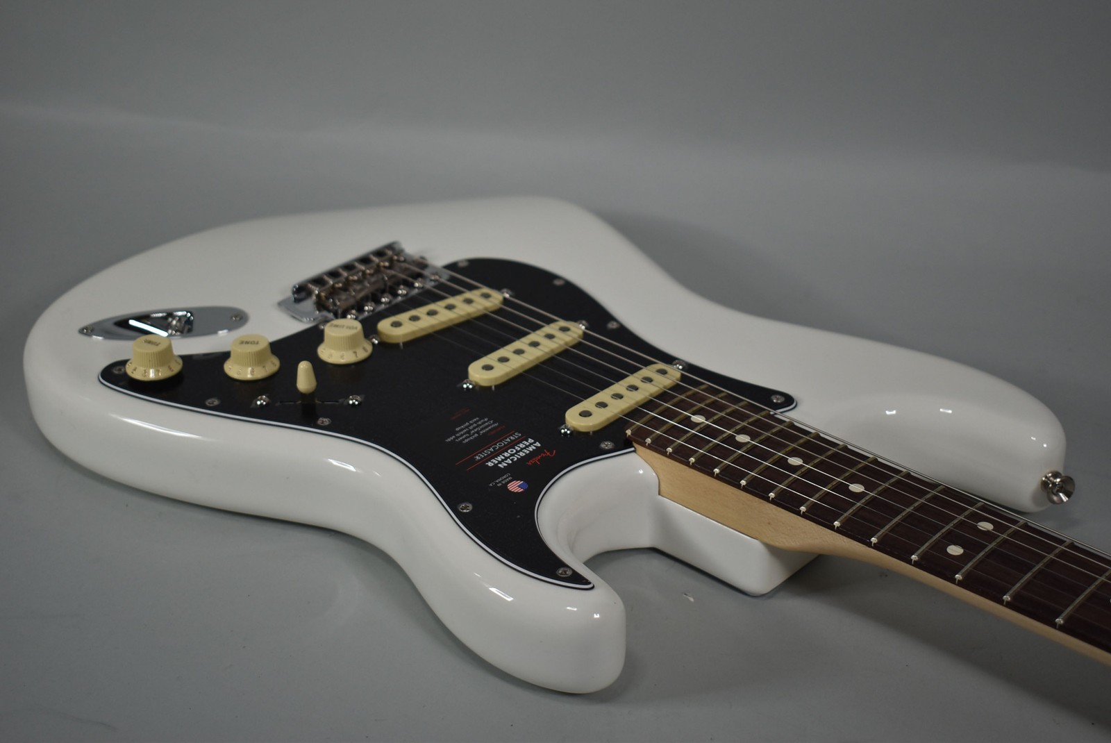 2022 Fender American Performer Stratocaster Arctic White Finish w/Bag