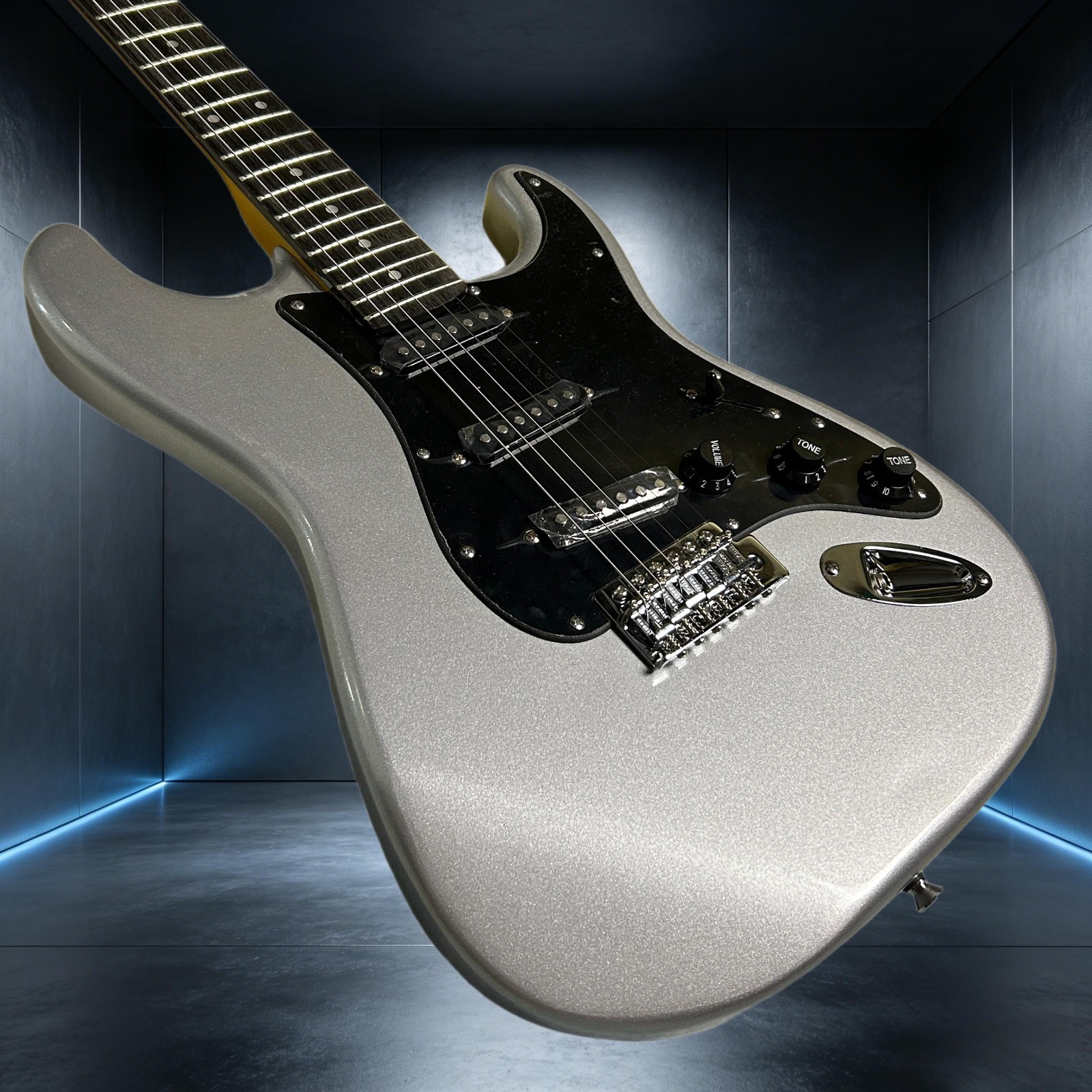 ST Electric Guitar Silver White Color Rosewood Fretboard 22 Frets Mahogany Body