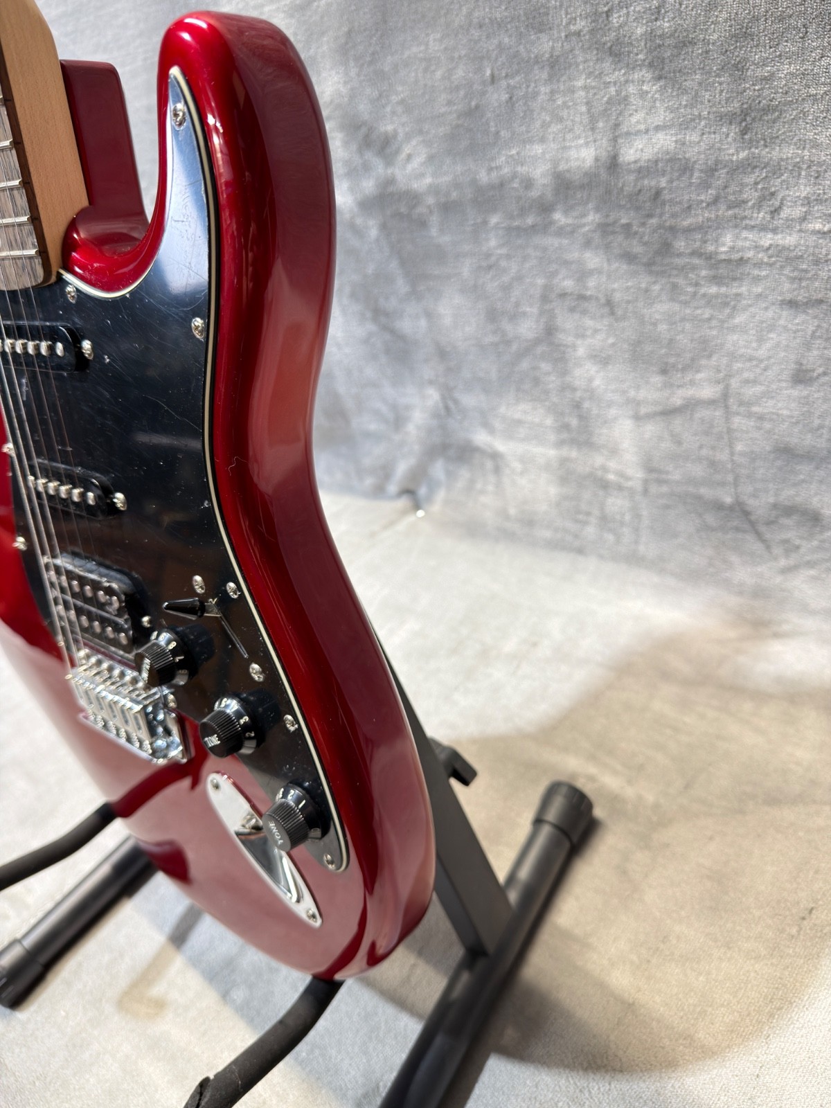 Fender Squier Affinity Stratocaster Guitar Red/Black ~ Tested, VG COND