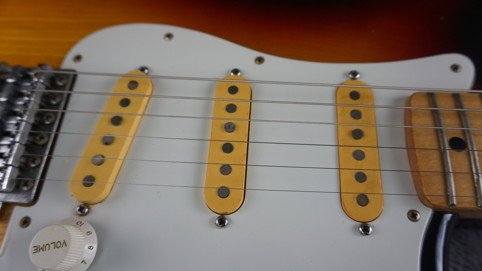 Aria Pro II Stagecaster – Sunburst 1970s Japan w/ Hard Case