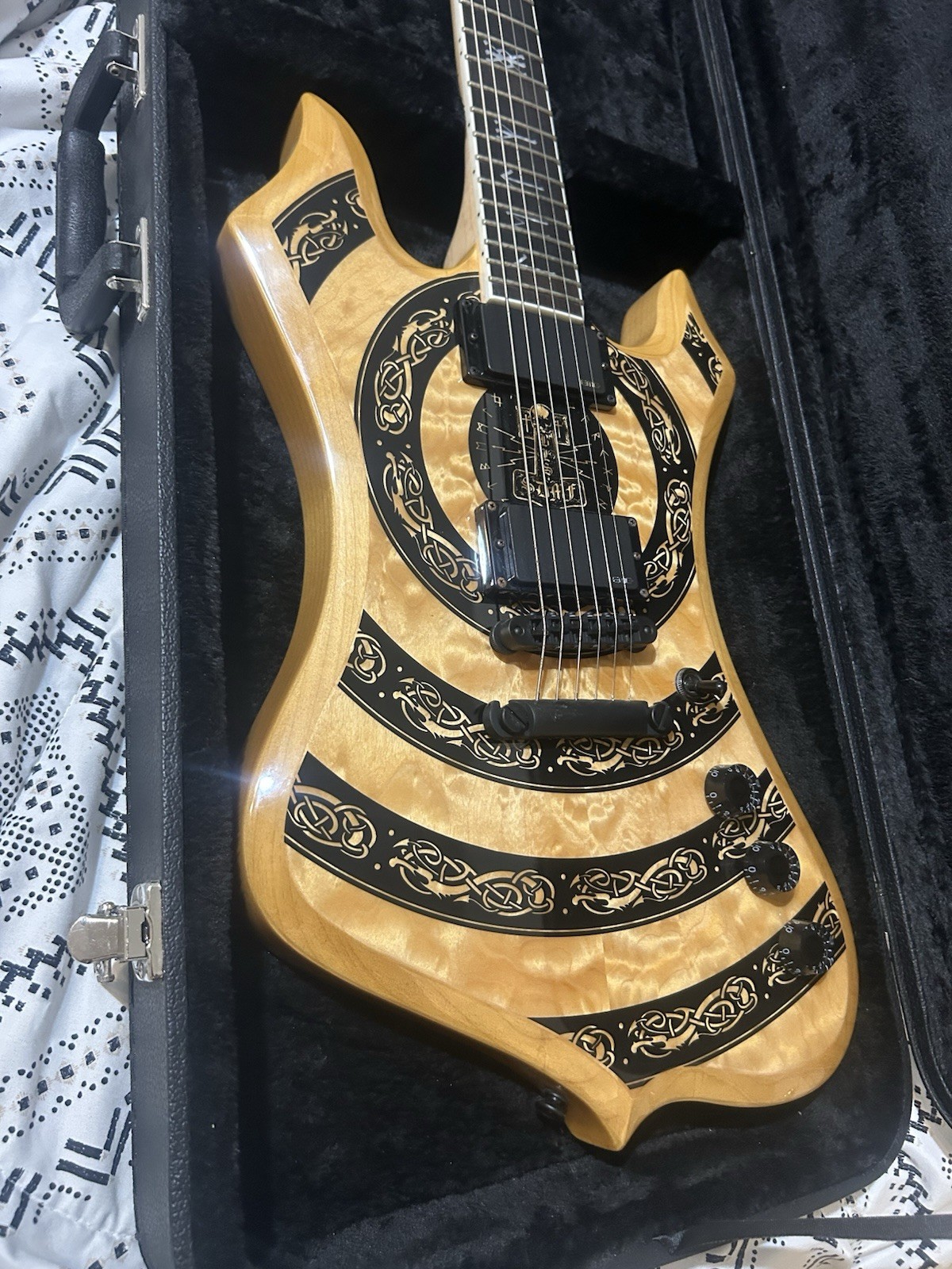 Zak Wylde Audio Nomad Norse Dragon Electric Guitar Hard Case EMG Natural