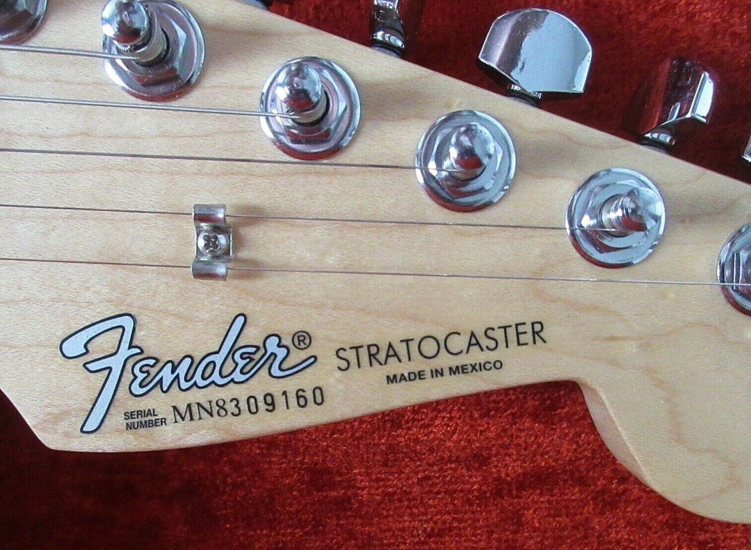 FENDER STRAT GUITAR MULTI-SIGNED MARILYN MANSON RED HOT CHILI FISHBONE SETZER +