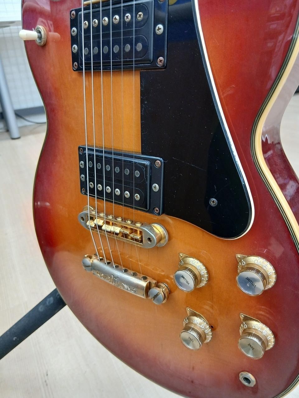 YAMAHA SG1000 Cherry Sunburst Gold Hardware Made in Japan 1979 Vintage E.Guitar