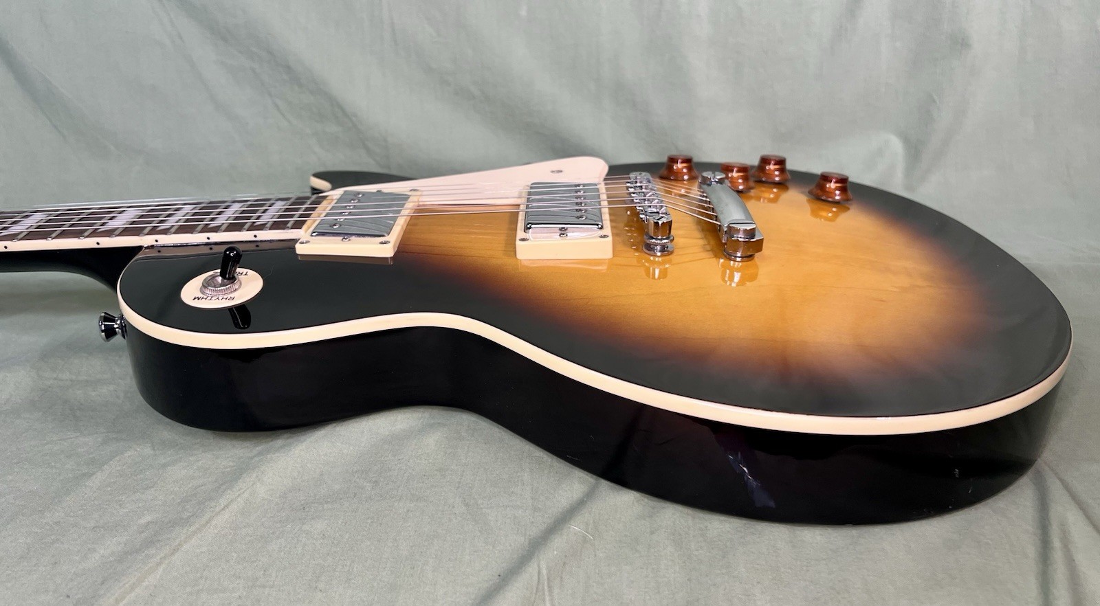 Epiphone Les Paul Standard 50s 6-string Electric Guitar – Vintage Sunburst