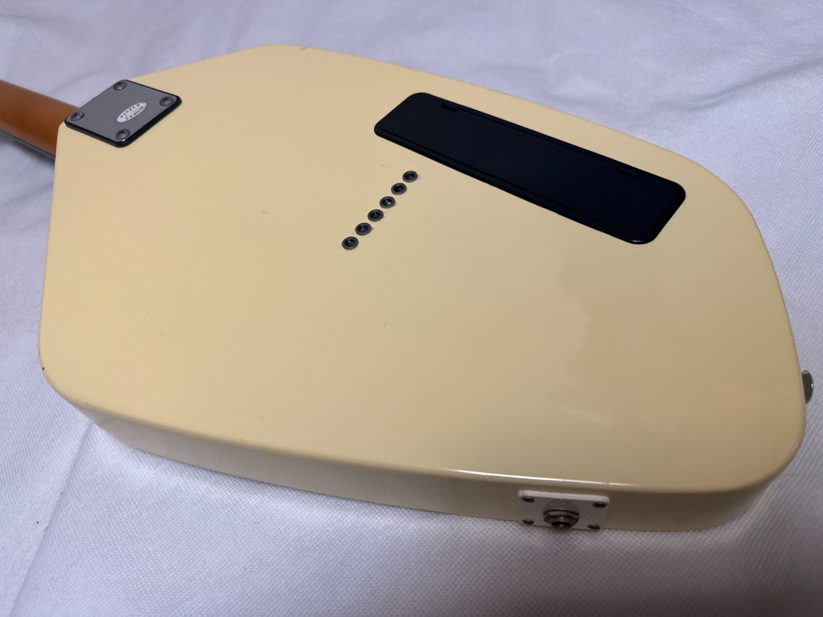 VOX APACHE-2 Phantom Guitar Vintage White Built-in Speaker Battery Drive