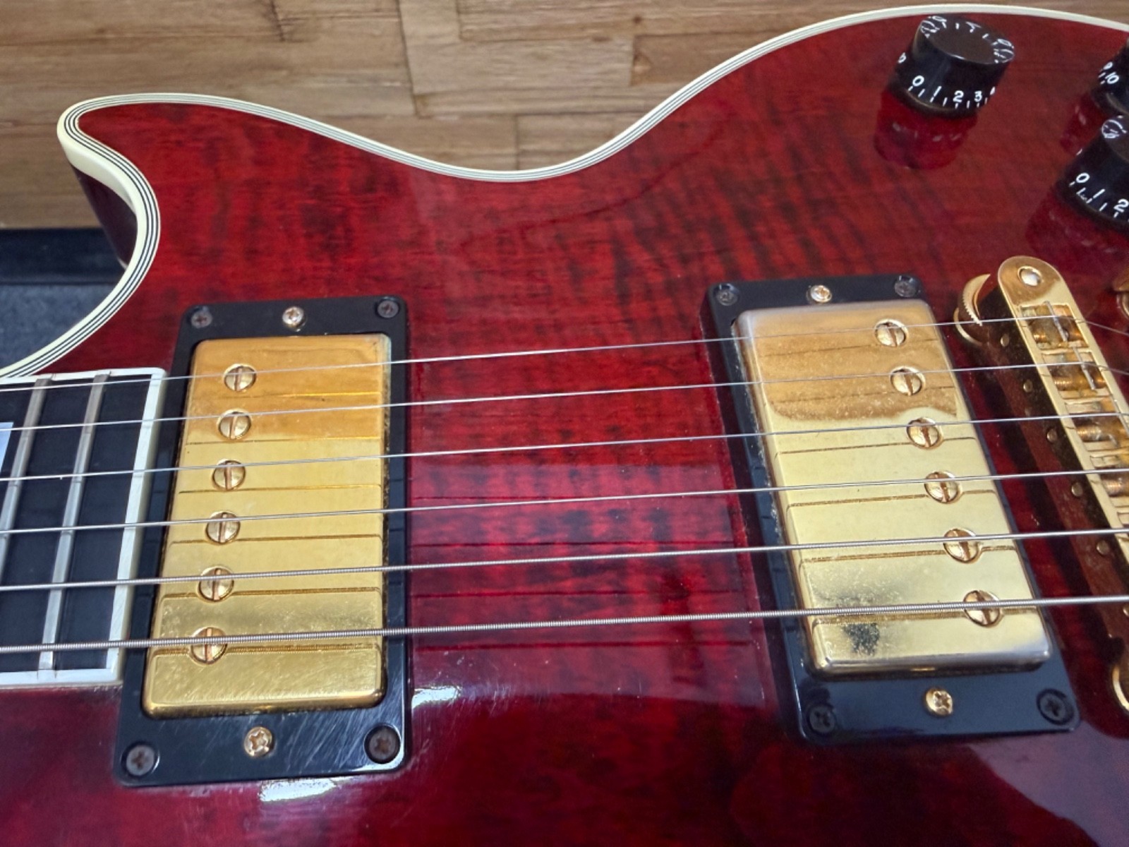 Gibson Les Paul Custom Premium Plus Guitar 1999- USA- Wine Red Flame Top w/OHSC
