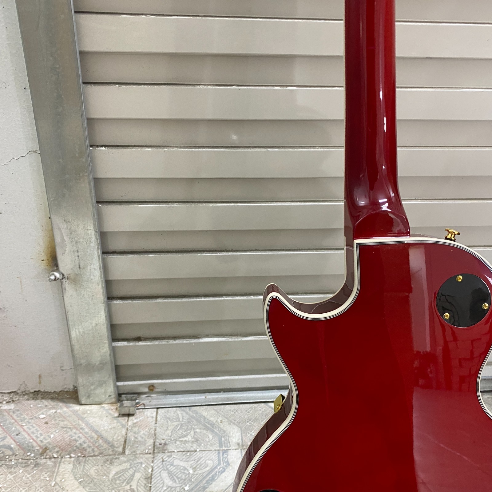 Custom High Quality Electric Guitar, Gold Hardware flame maple top