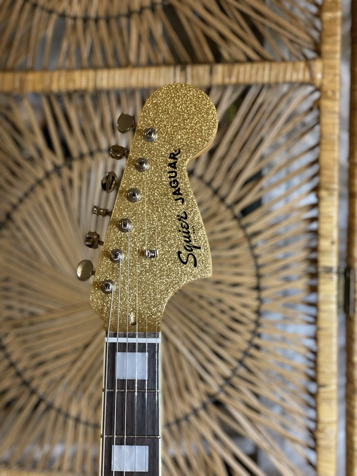 Squier Classic Vibe 70s Jaguar Gold Sparkle FSR CME Limited Edition