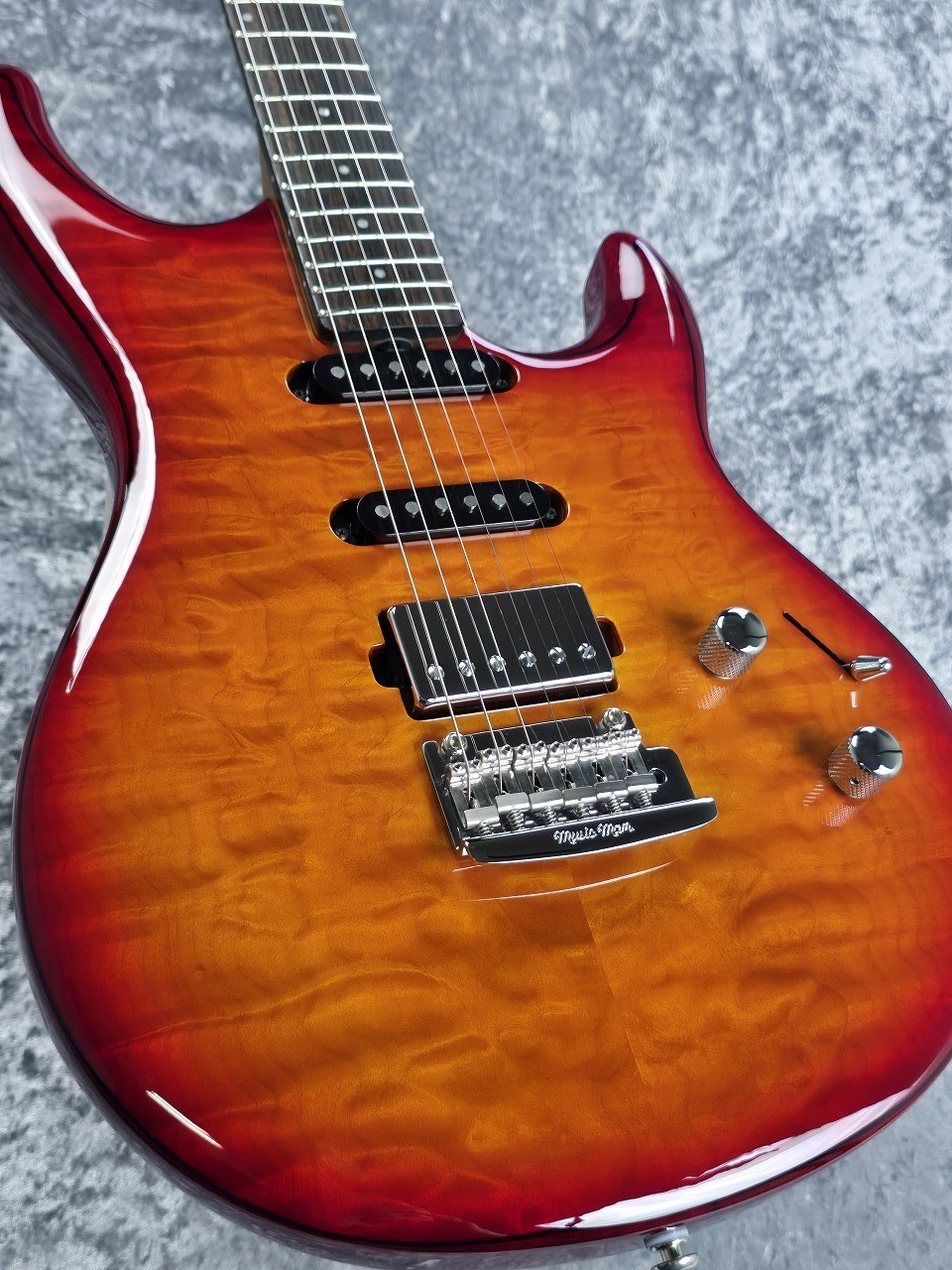 Music Man Luke Iii Hss Quilted Maple Top Cherry Burst 2020 Used Safe delivery fr