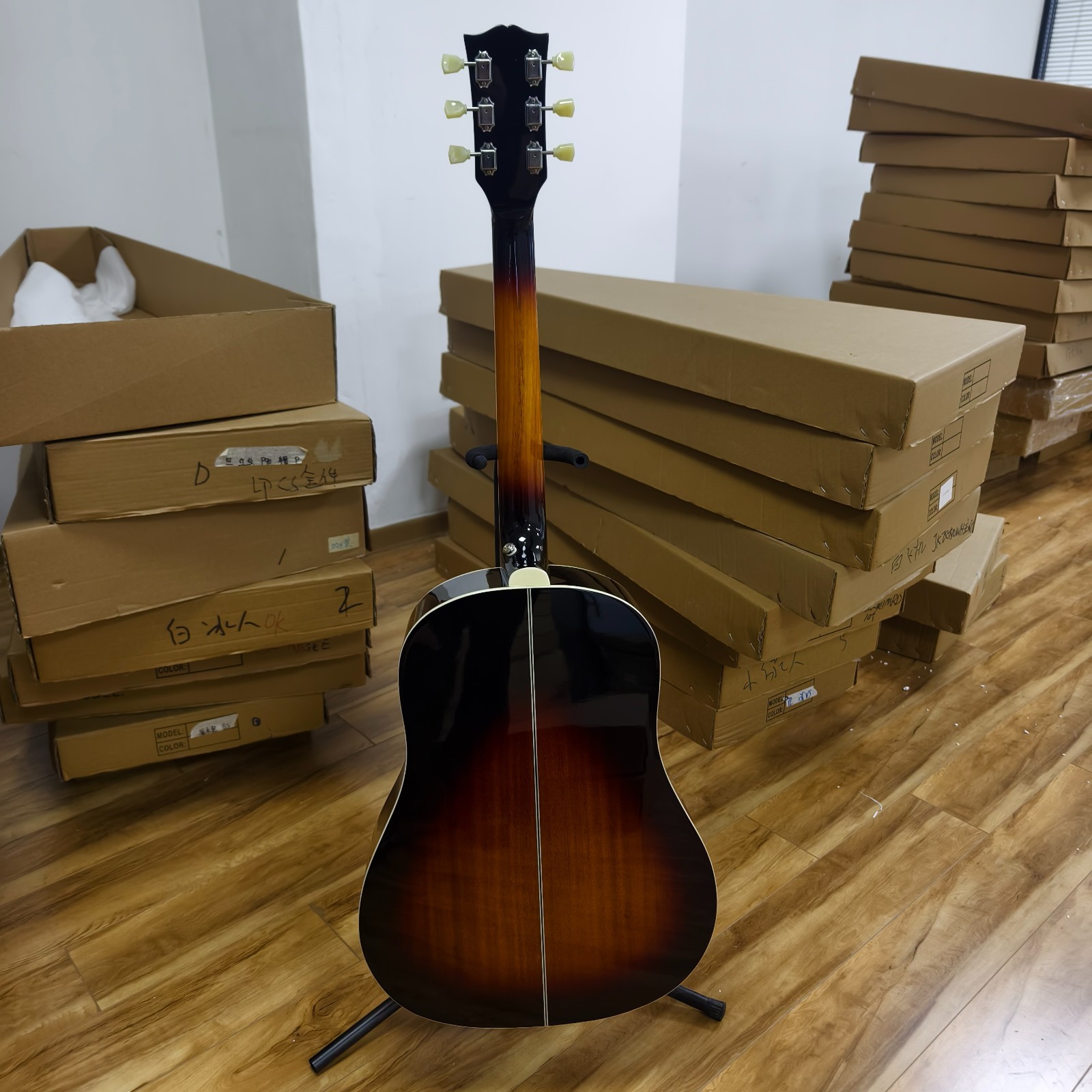 Ship US J-160E Original Acoustic-Electric Guitar – Vintage Sunburst Jumbo Body