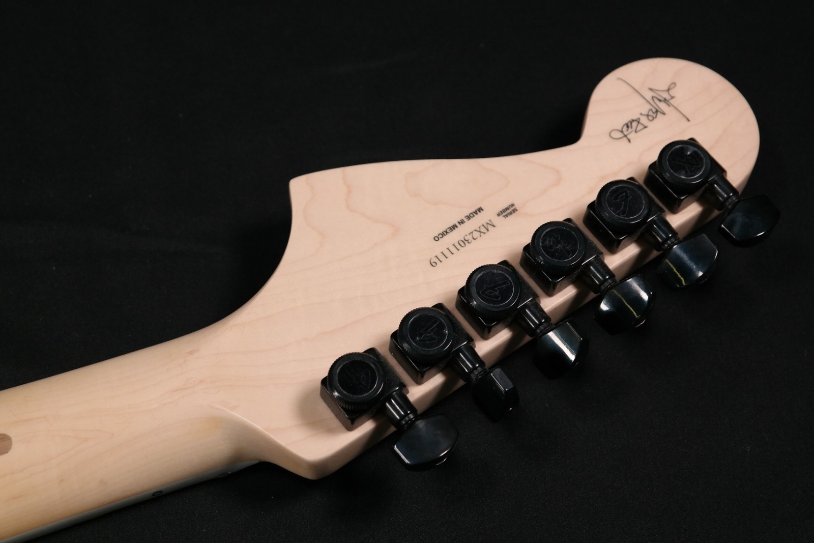 Fender Jim Root Jazzmaster V4 – Ebony Fingerboard – Flat White – 119