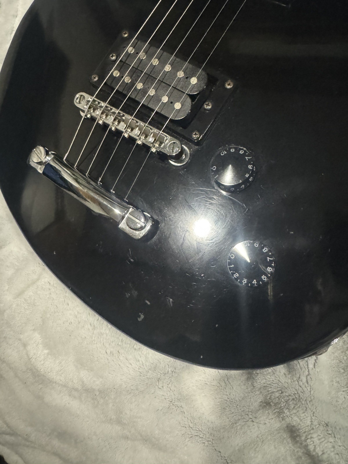 1998 Washburn BT-2 Series w/Humbucker pickups Electric Guitar ,Rogue padded bag